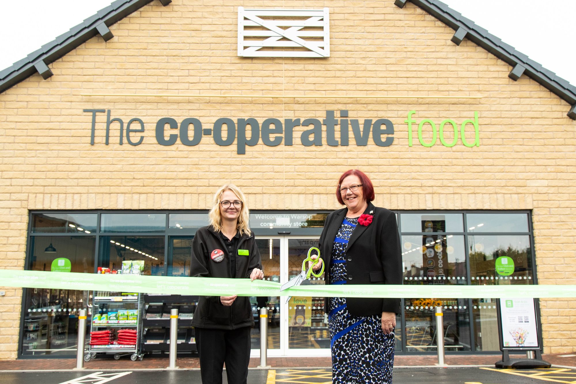 Central England Co-op officially opens new £1.85m store to support Nottinghamshire community - creating 15 new jobs
