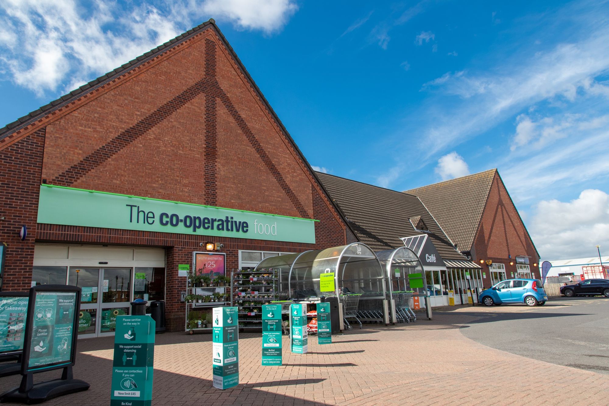 co op travel castle donington