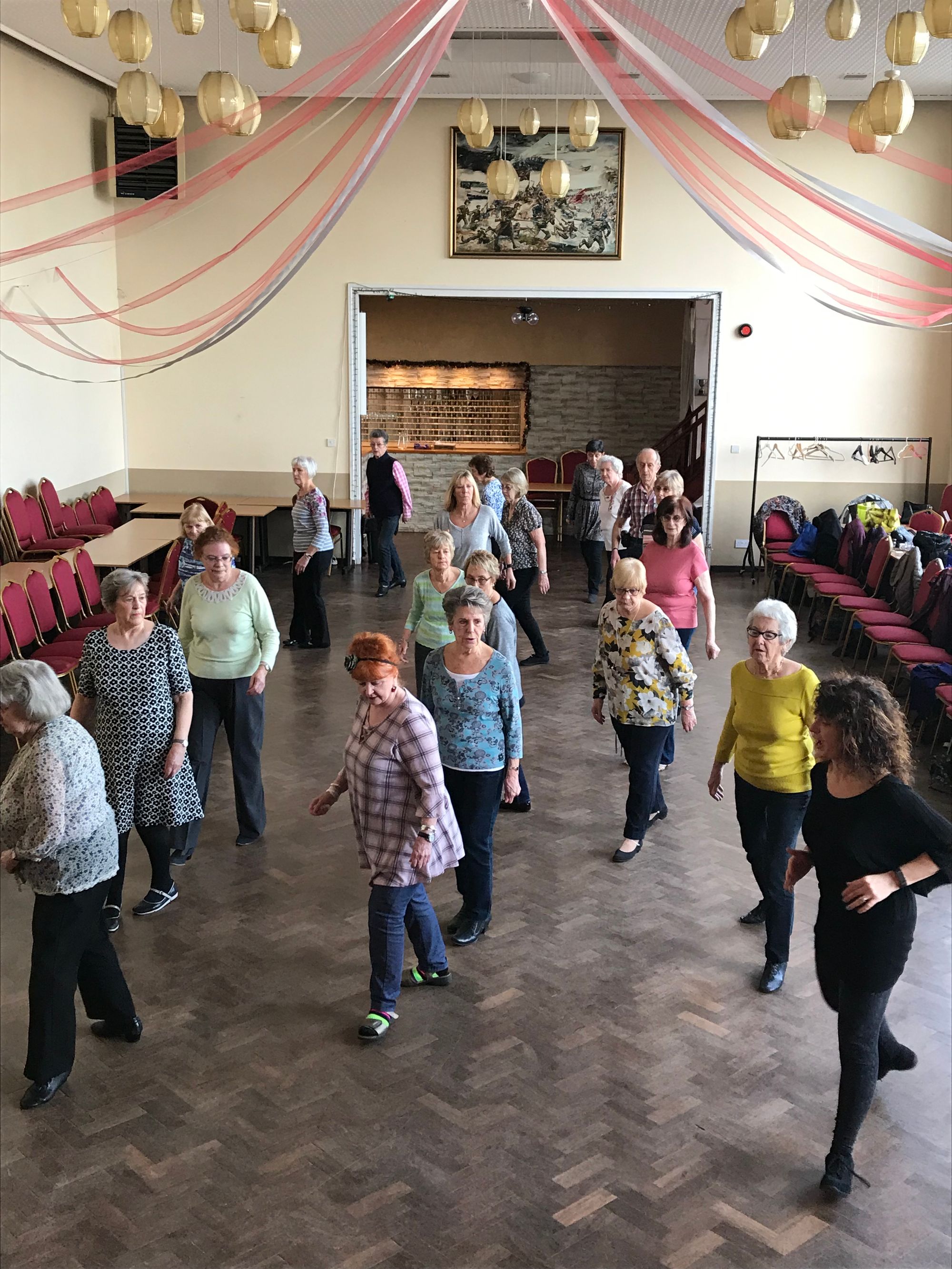 Member group dance to keep healthy