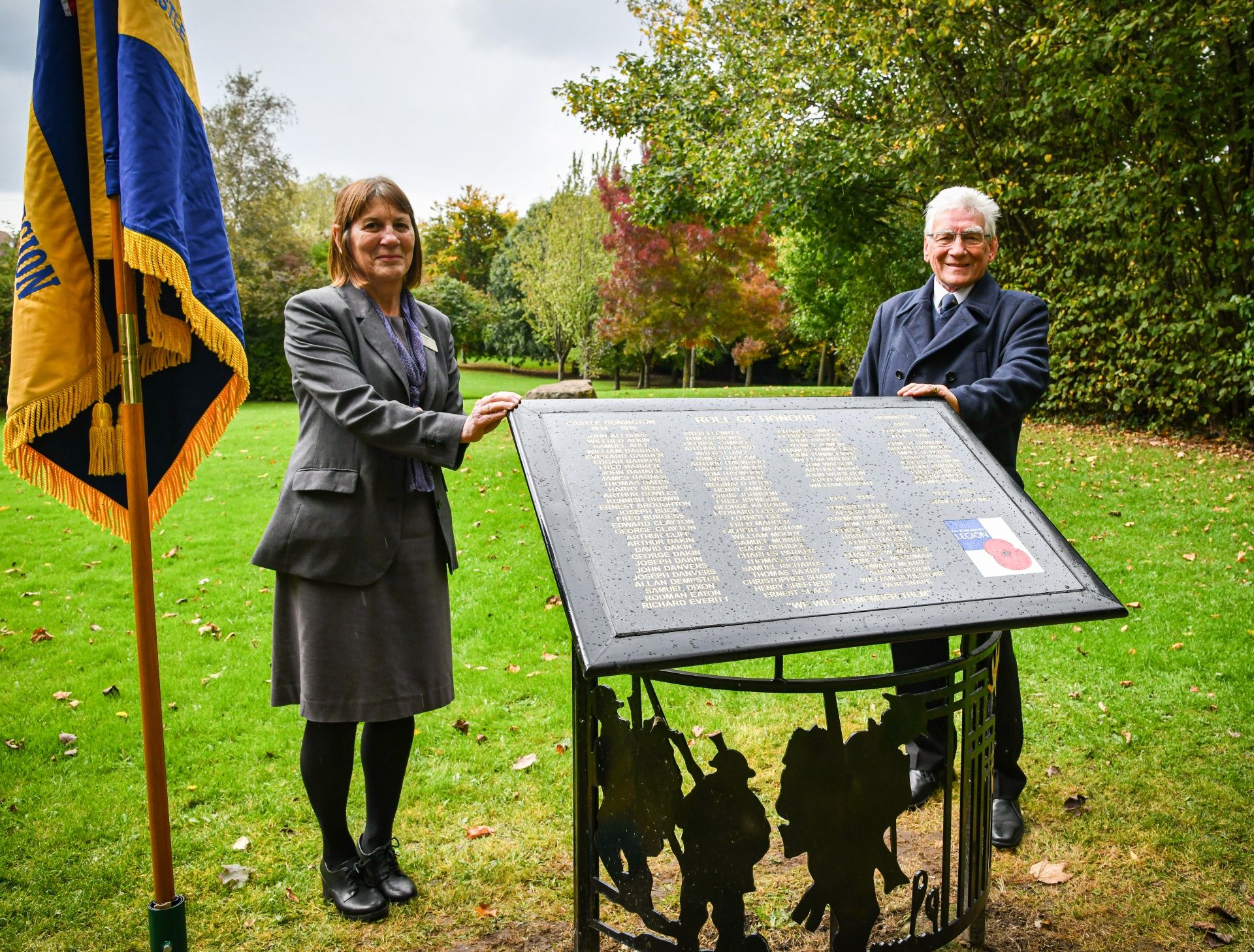 Memorial project paying tribute to townsfolk killed in the two world wars completed